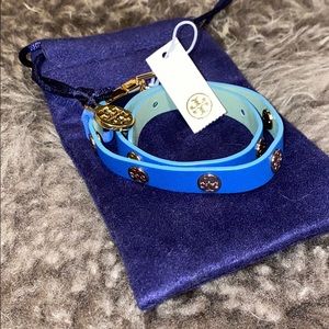 Tory Burch: Double Wrap Reversible Logo Stud